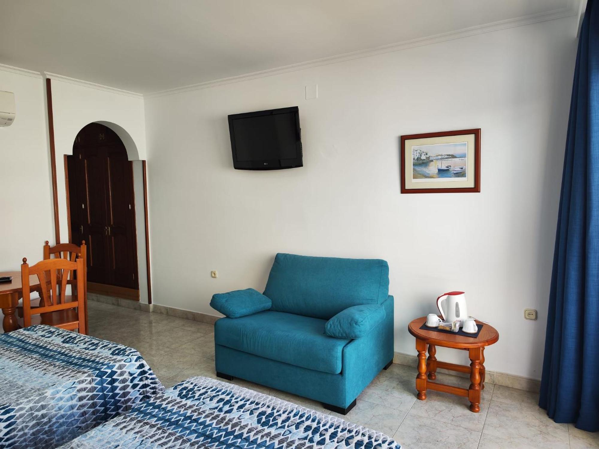 Apartamentos Leonor Carihuela Torremolinos Cameră foto